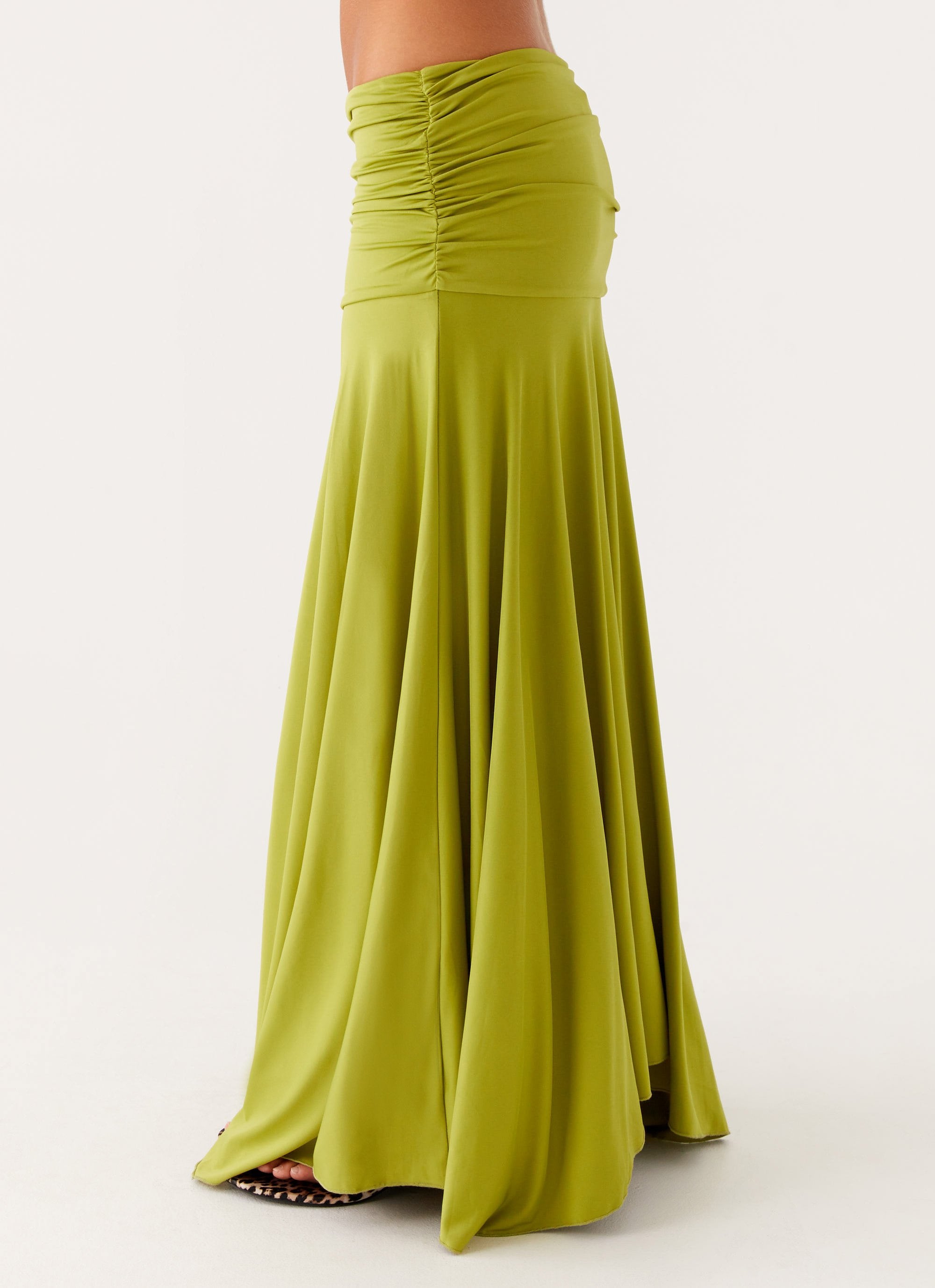 Seraphina – Ensemble long en satin froncé