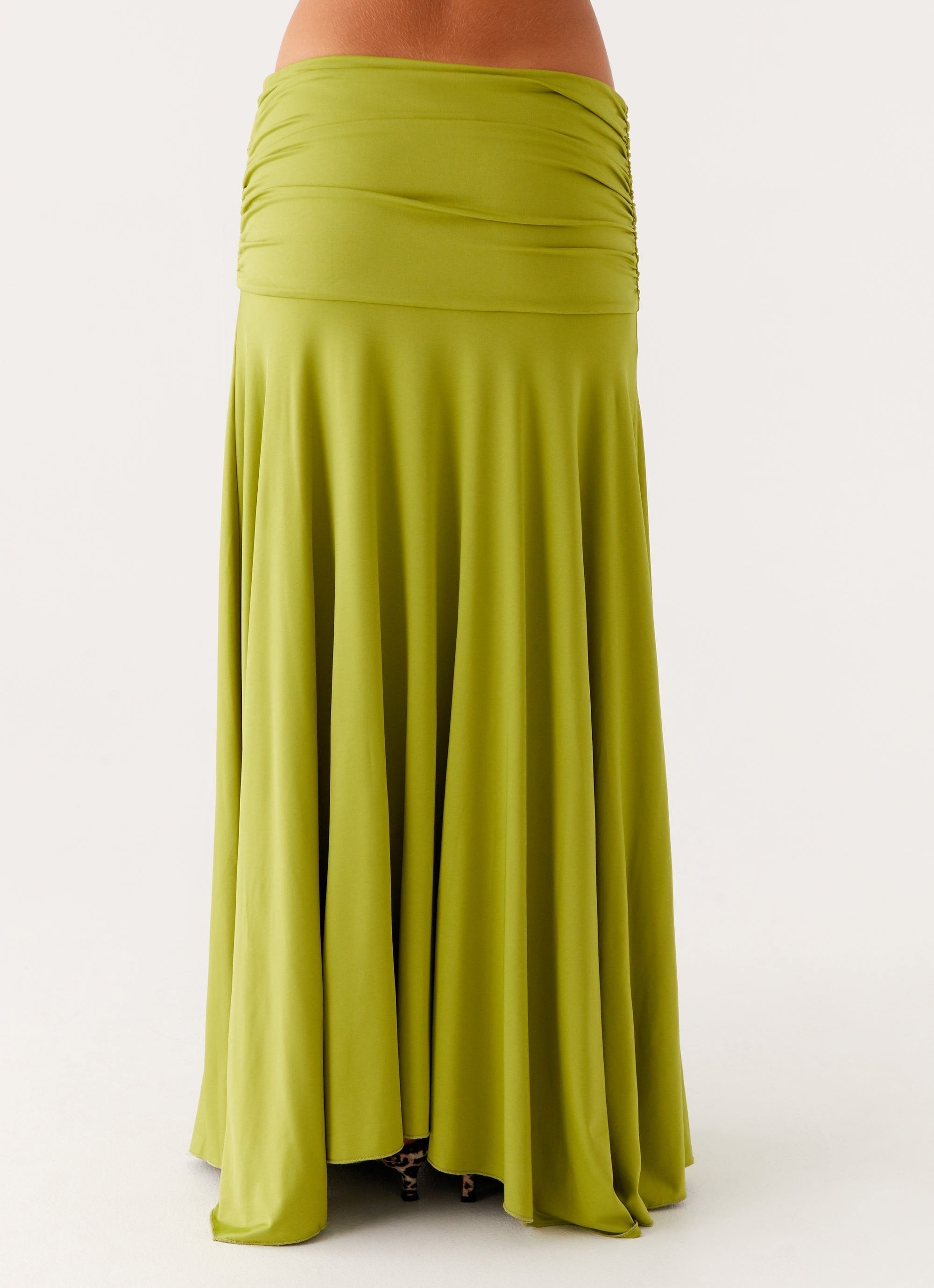 Seraphina – Ensemble long en satin froncé