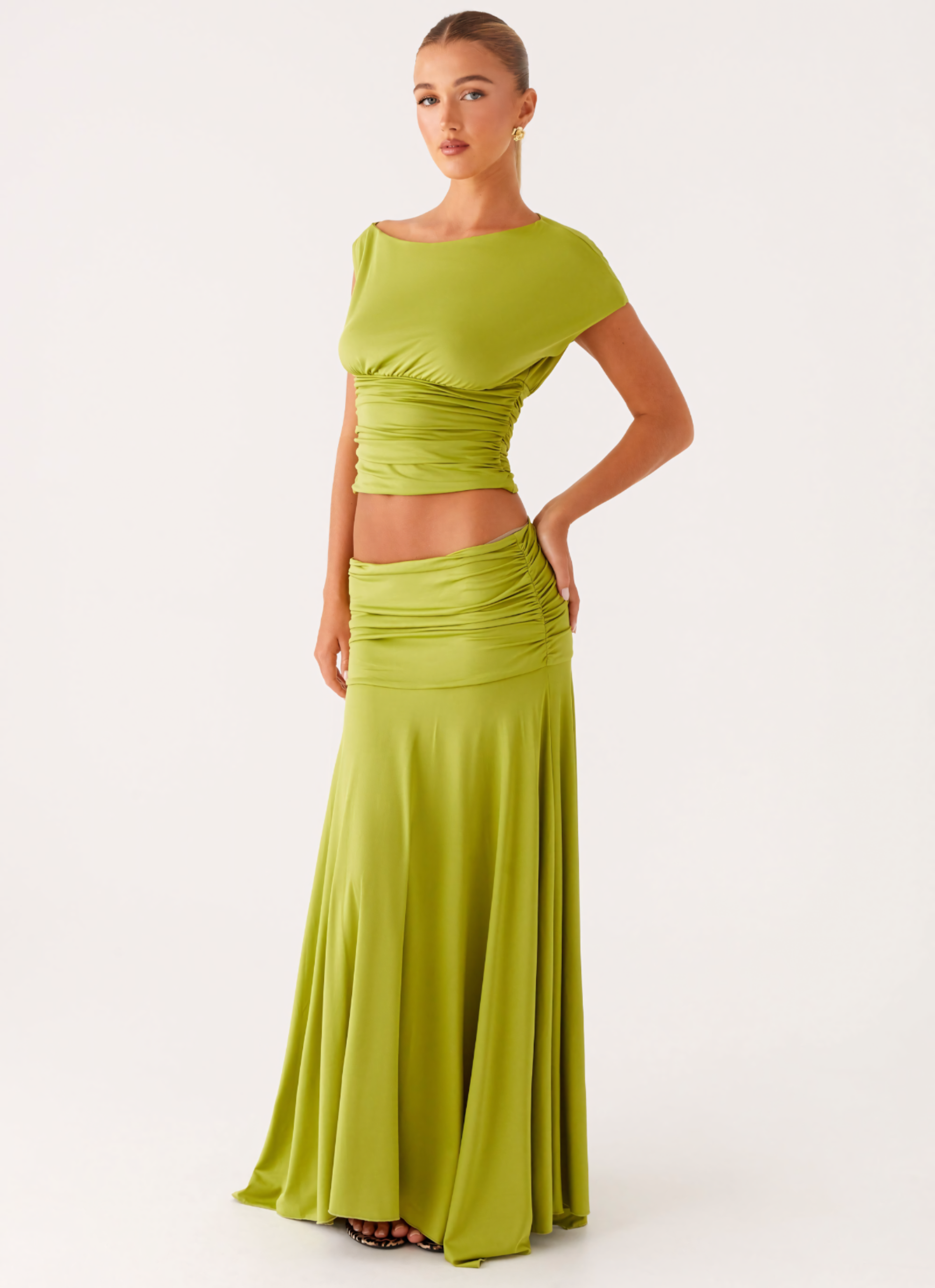 Seraphina – Ensemble long en satin froncé